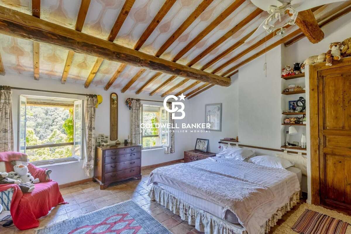 Maison à LA GARDE-FREINET