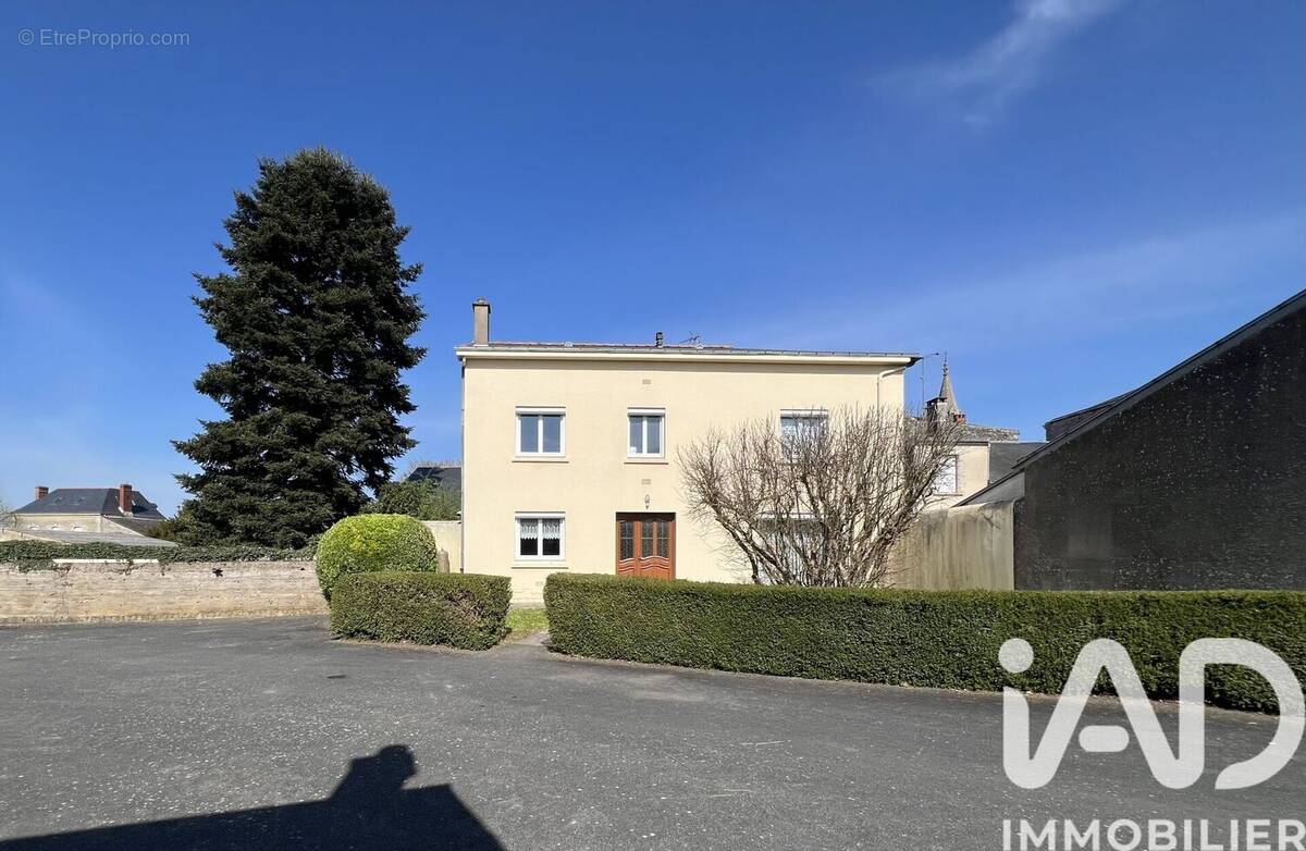 Photo 1 - Maison à CERNUSSON