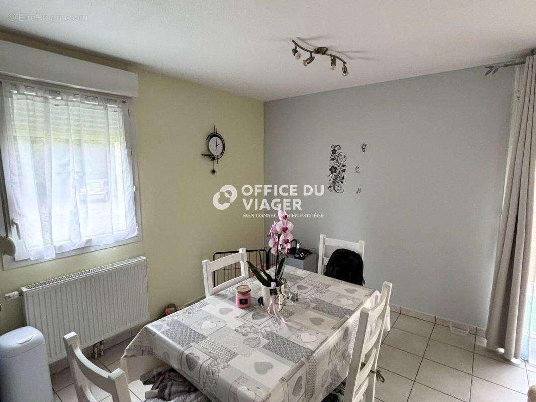 Appartement à GRAND-CHARMONT