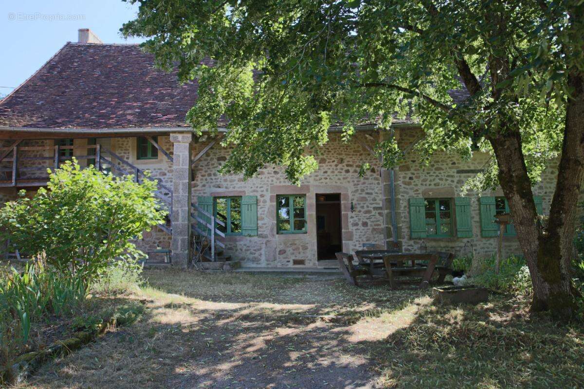 Demeure historique du 18ème avec dépendances dominant la vallée de l'Arroux - photo 8