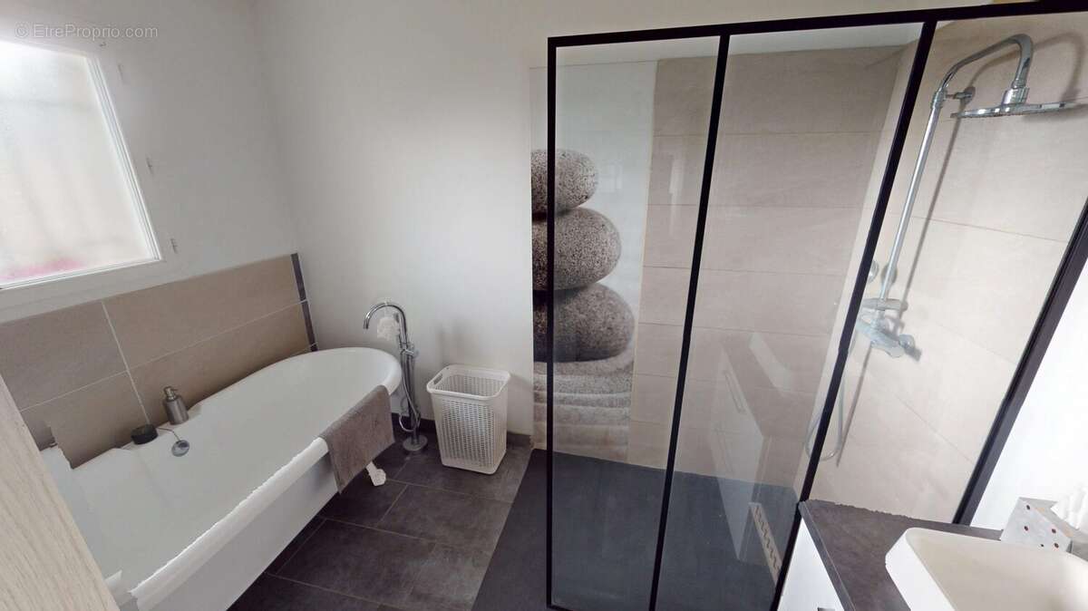 Maison à PARCAY-MESLAY