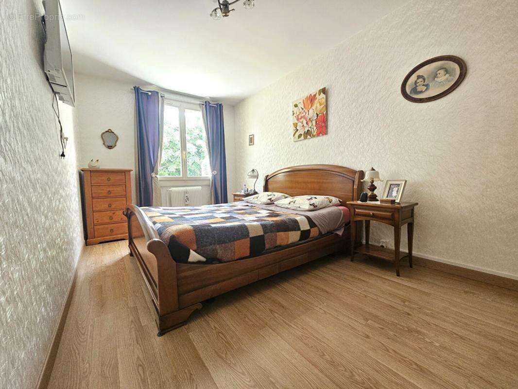 Appartement à DECINES-CHARPIEU