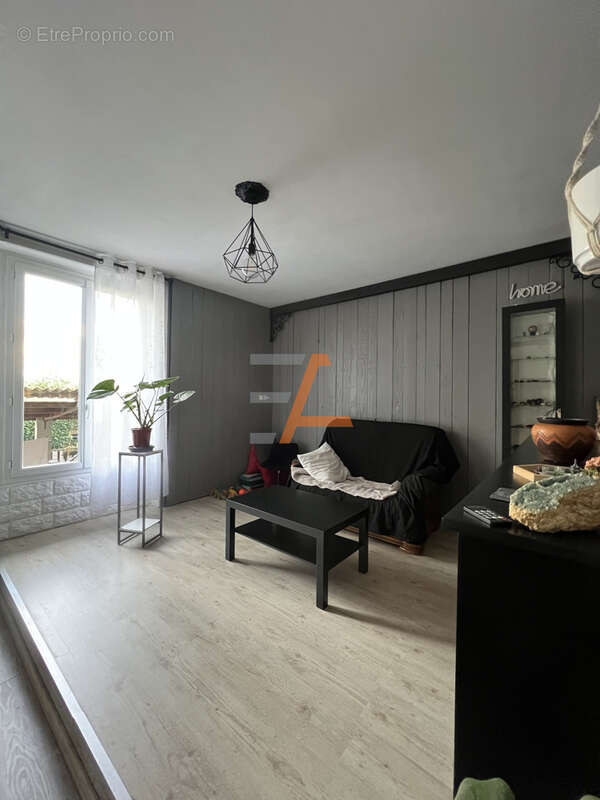 Appartement à FRAISSES