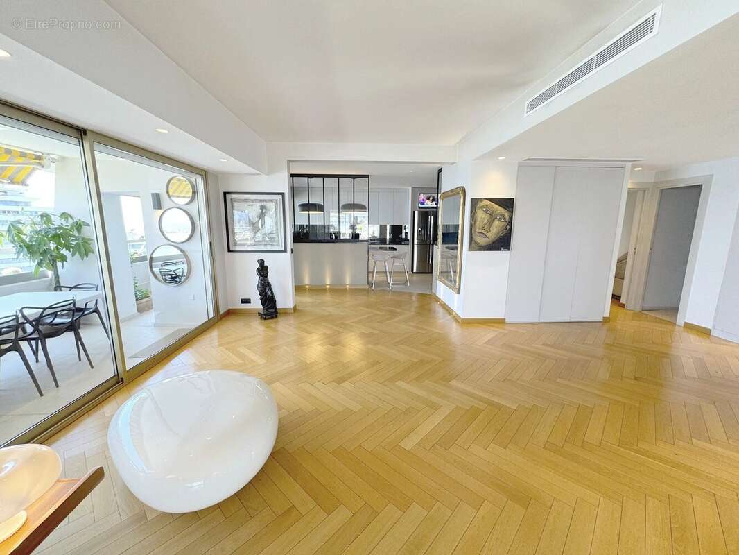 Appartement à VILLENEUVE-LOUBET