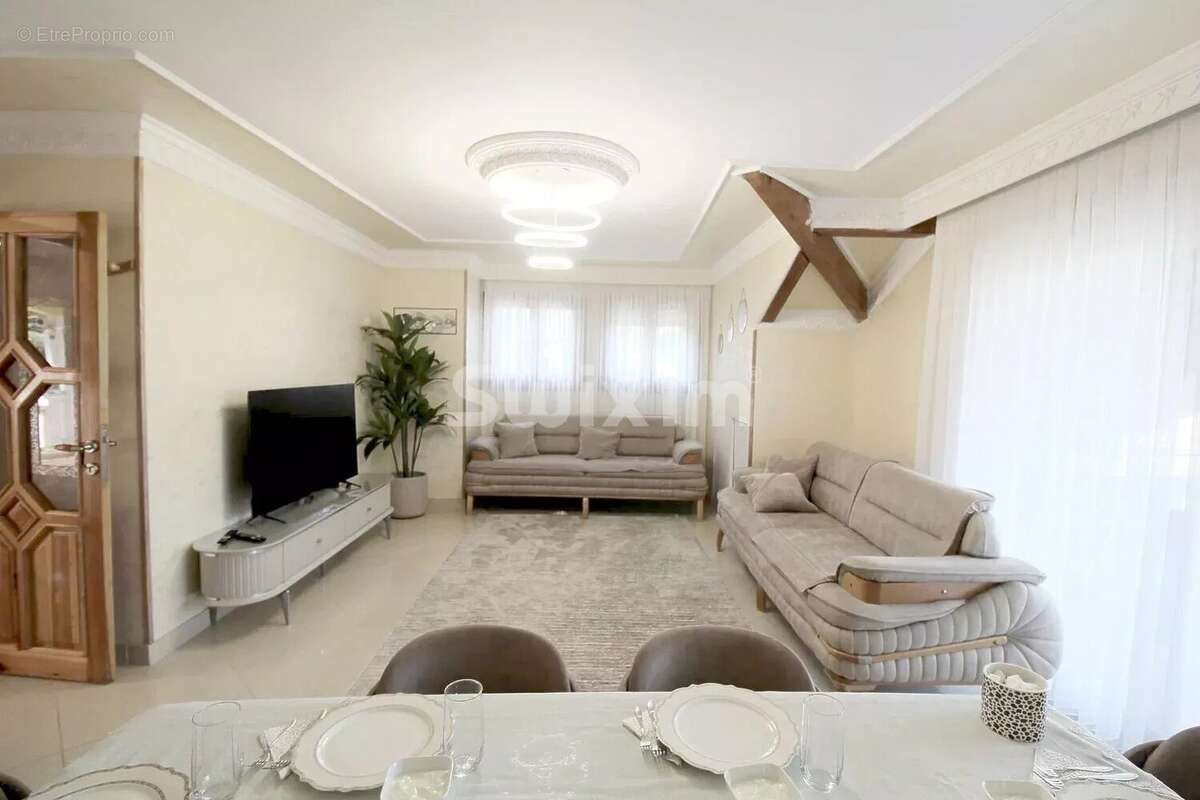 Maison à VETRAZ-MONTHOUX
