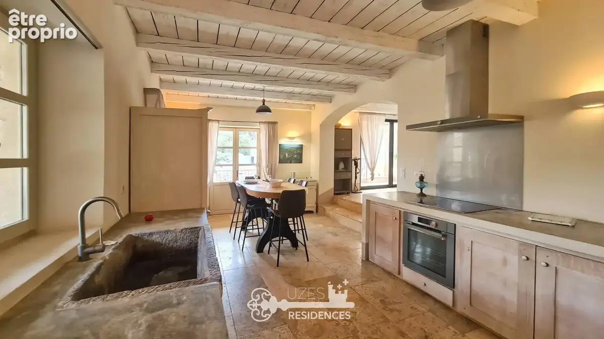 Vallée de la Cèze, magnifique maison en pierre de 213 m2 avec piscine à débordement et vues - photo 8