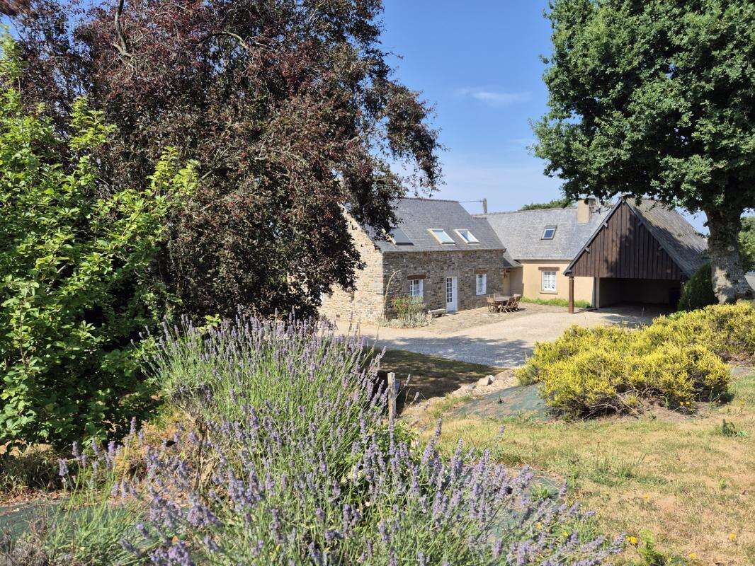 Maison en pierres sous ardoises -- 5 chambres, double garage - photo 4