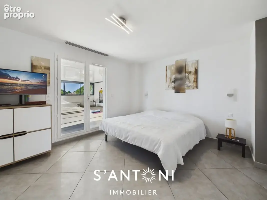Villa de standing au Grau d'agde sur une parcelle de 880m² avec piscine - photo 9