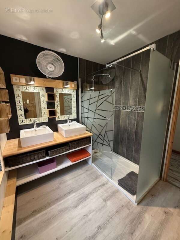 Maison à PUY-GUILLAUME