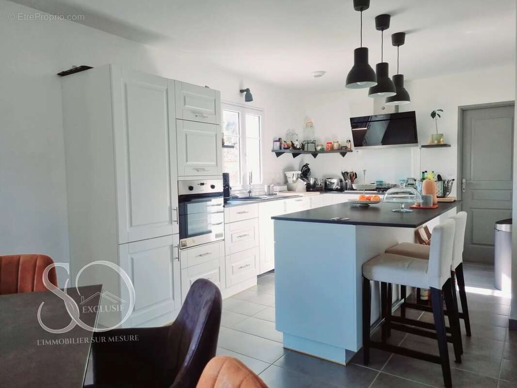 Maison à MEZIERES-SUR-SEINE