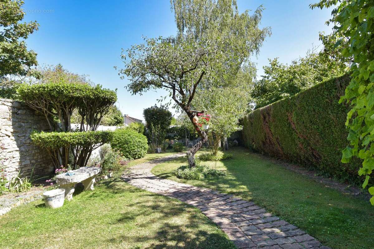 Maison 130 m² à Issou  - photo 10