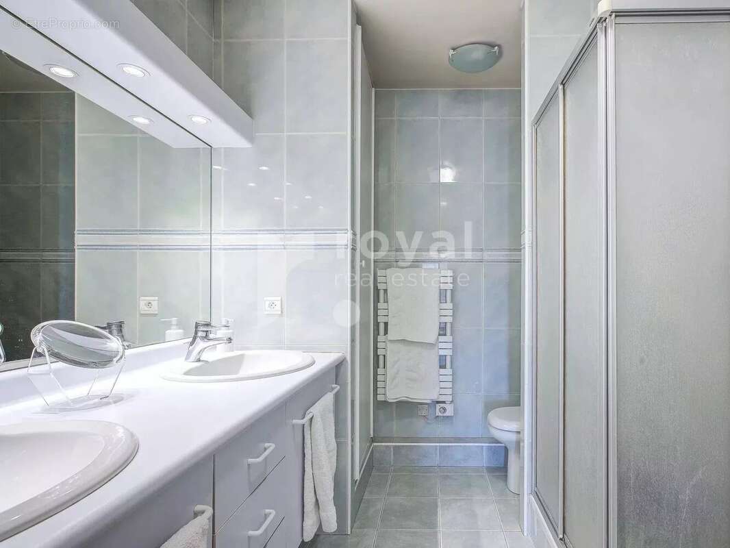 Appartement à MOUGINS