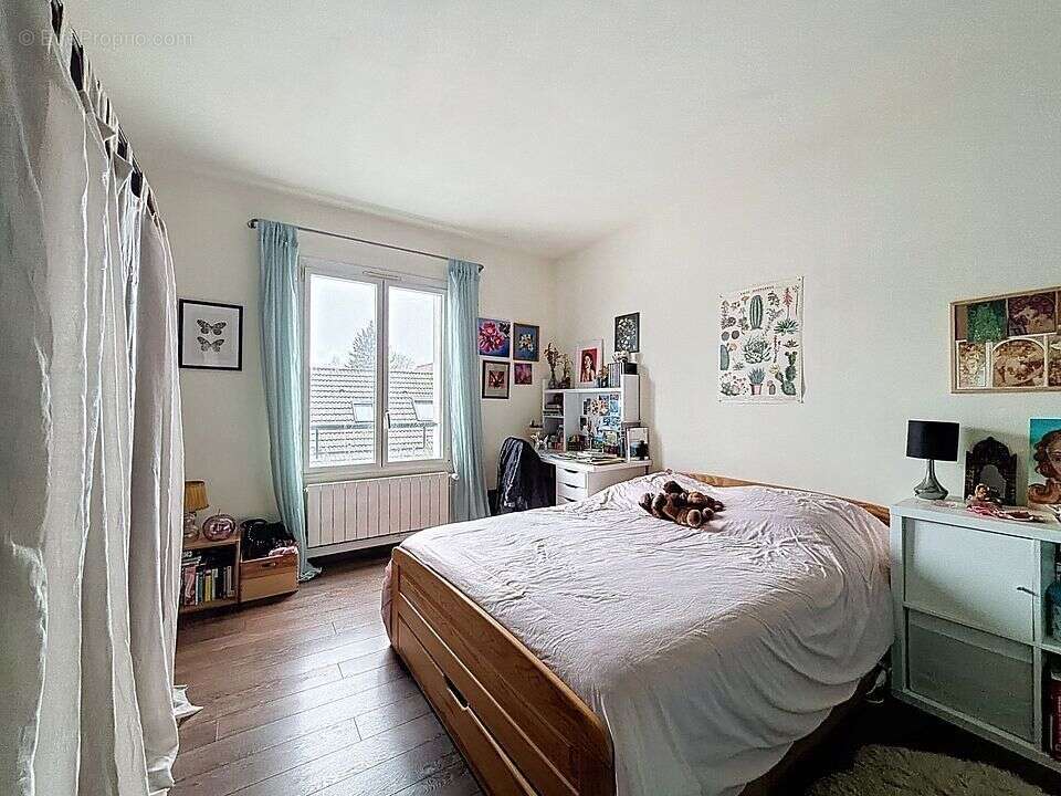 Appartement à VOISINS-LE-BRETONNEUX