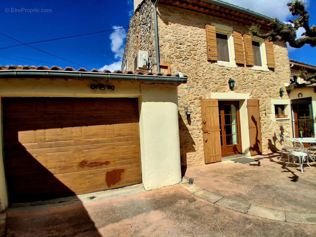 Maison à ROBION