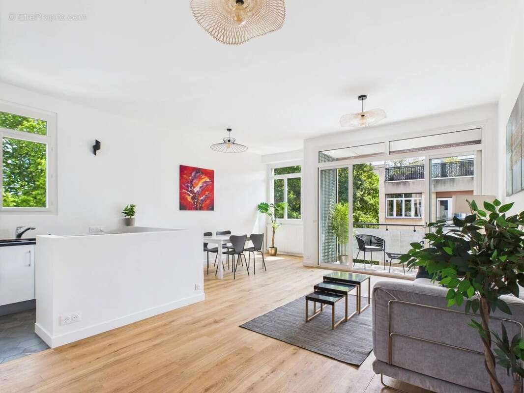 Appartement à NEUILLY-SUR-SEINE