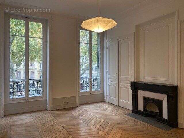 RARE Lyon 4 - Immeuble de rapport Bd Croix Rousse - photo 8