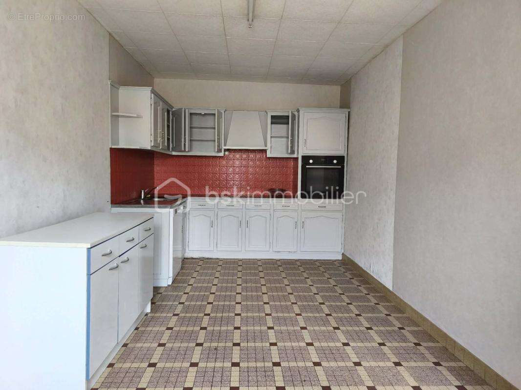 Maison à LASSAY-LES-CHATEAUX