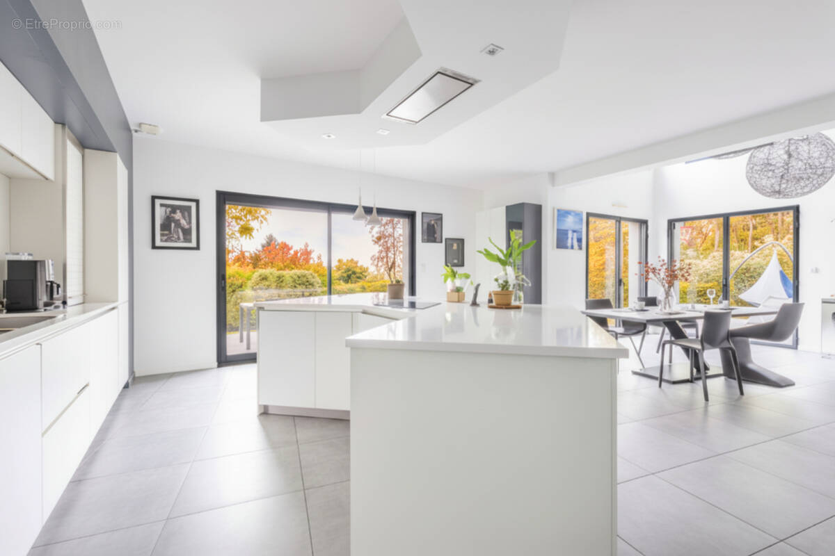 Maison à VERRIERES-LE-BUISSON