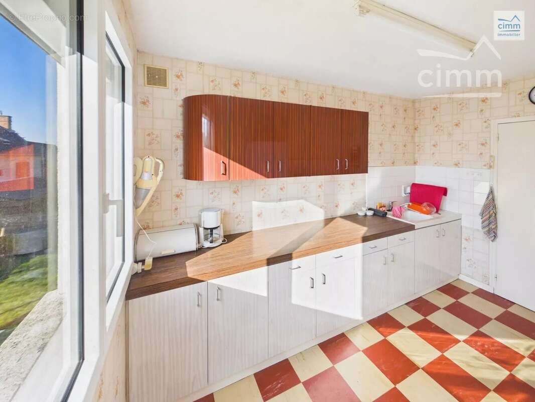 Maison à BOURG-DES-COMPTES