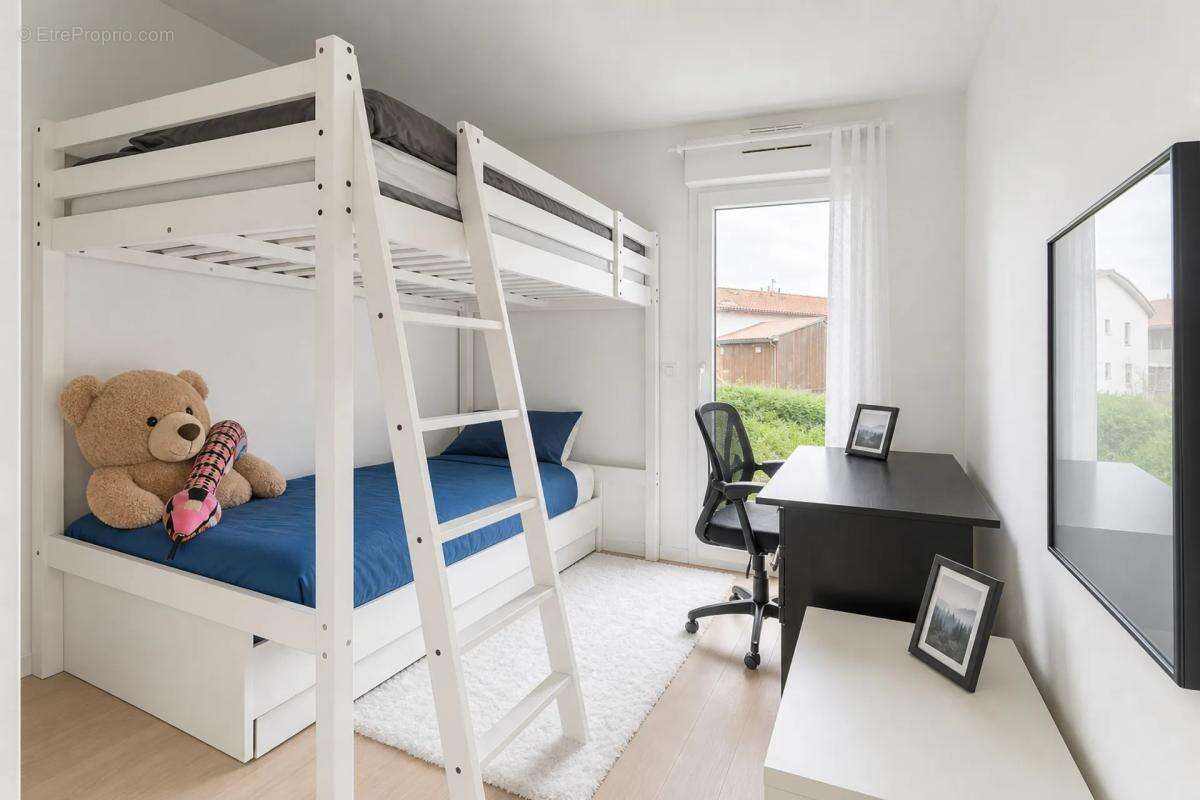 Appartement à PAREMPUYRE