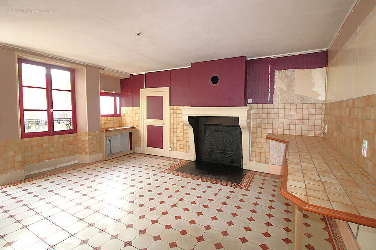 Maison à SOMMEVOIRE
