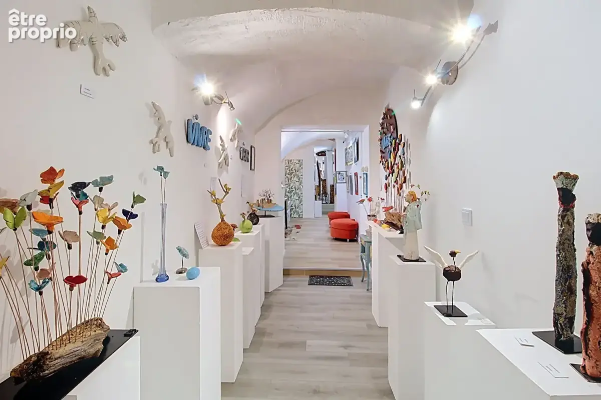 A vendre en exclusivite à draguignan - local commercial avec atelier et vaste espace de stockage - photo 3