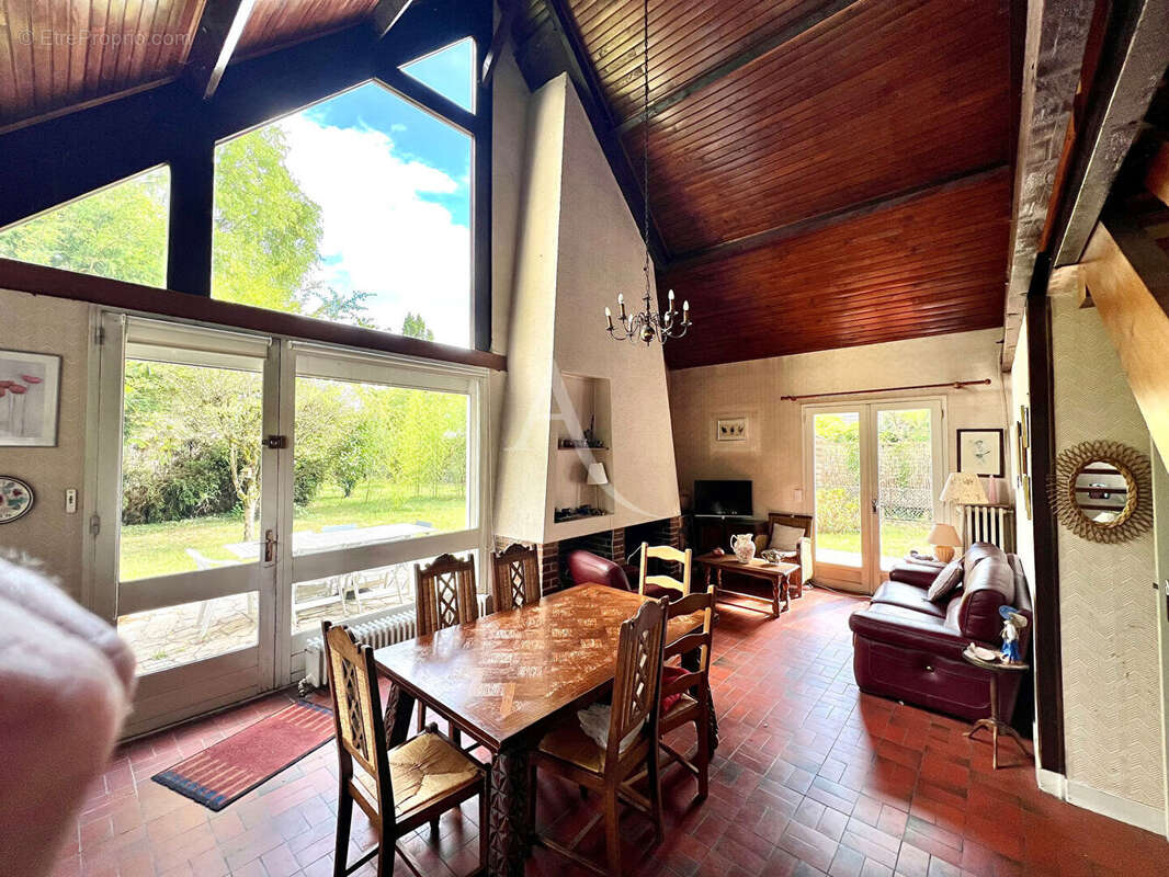 Maison à LE CHATELET-EN-BRIE