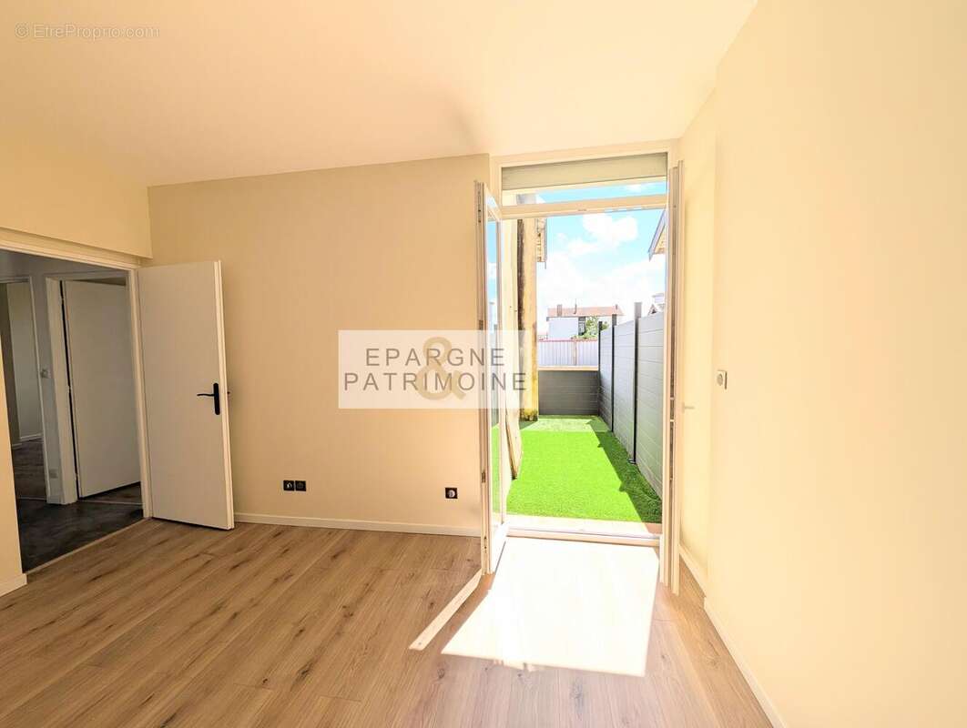 n°4 - Appartement à LE PEAGE-DE-ROUSSILLON