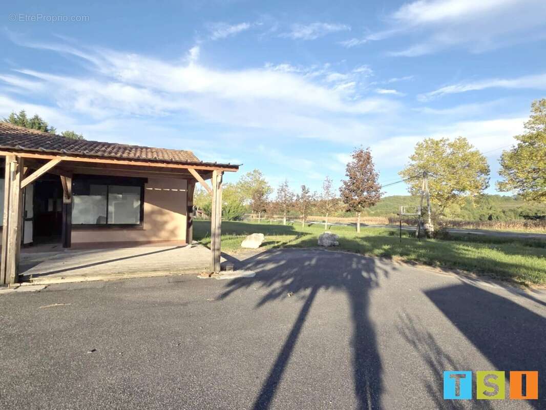 Commerce à PEGUILHAN