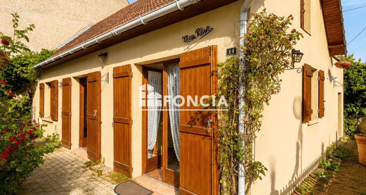 Maison à MONDEVILLE