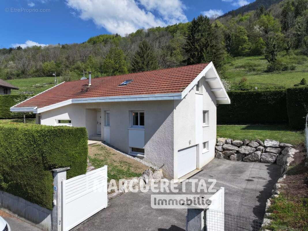 Maison à THYEZ