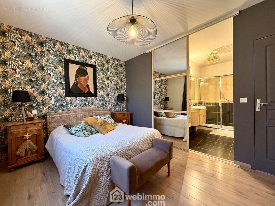 Chambre parents avec salle d'eau - Maison à LUCCIANA