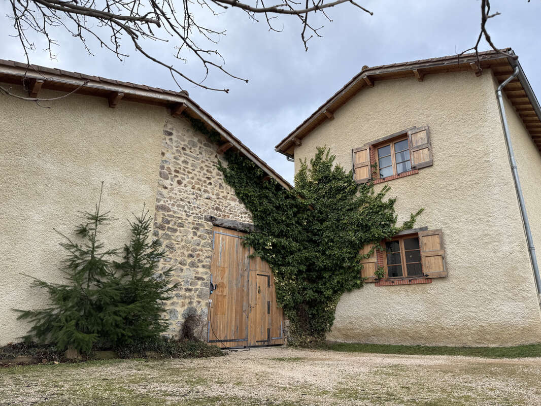 Maison à SAINT-JULIEN-D'ODDES