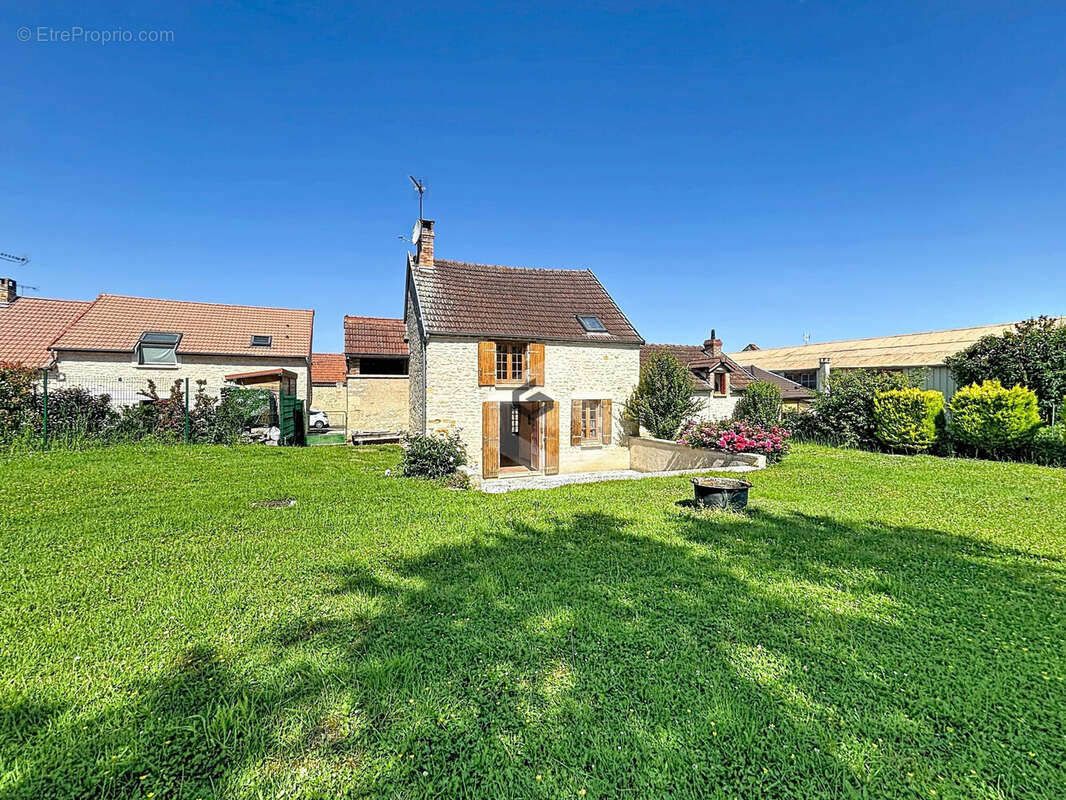 Maison à CRUGNY