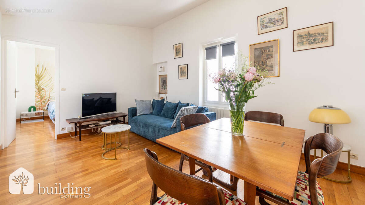 Appartement à PARIS-17E