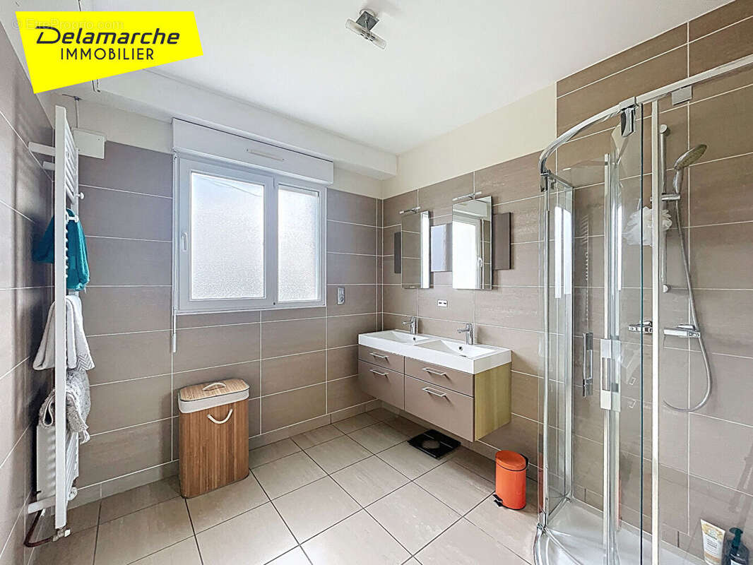 Maison à SAINT-HILAIRE-DU-HARCOUET