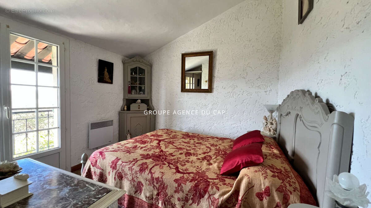 Maison à LES ISSAMBRES