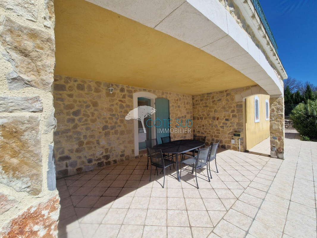 Maison à BESSE-SUR-ISSOLE