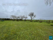 Terrain à BARON-SUR-ODON