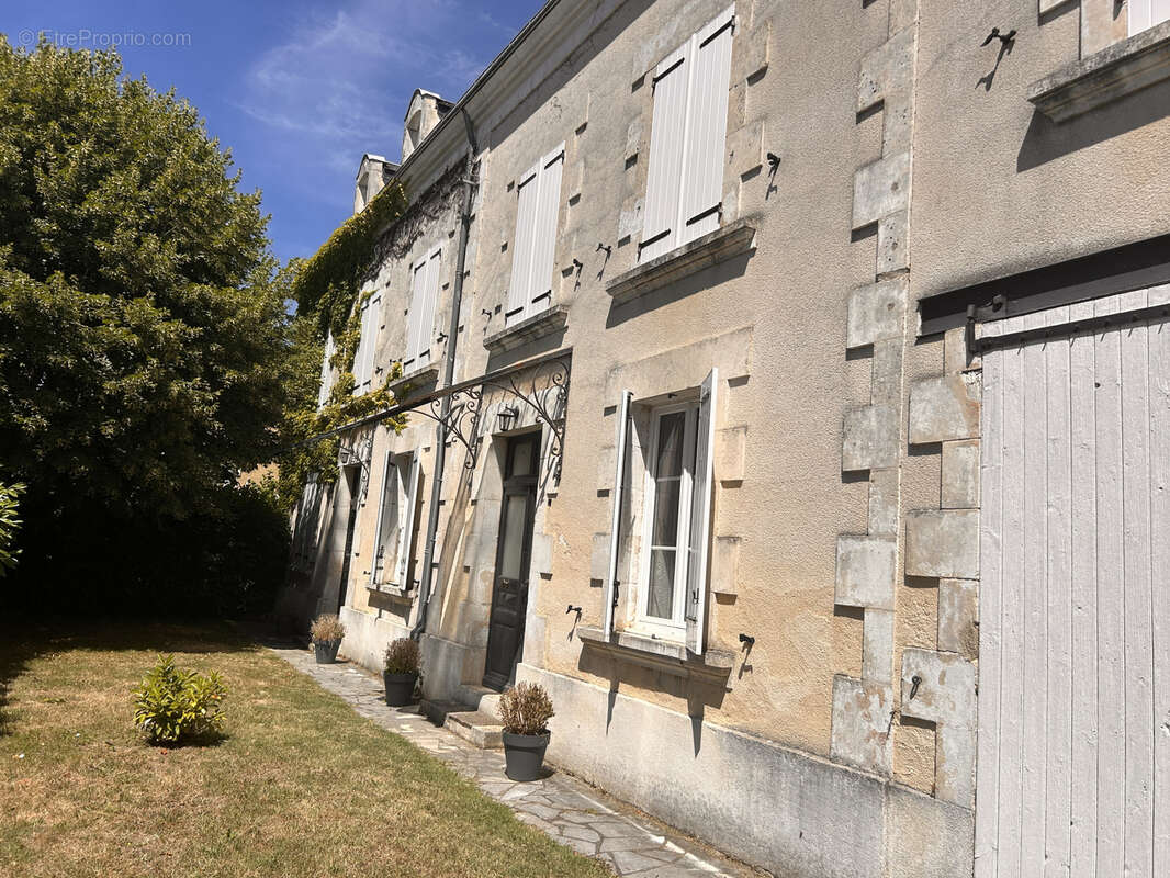 Propriété 7 pièces avec terrain 1700m2 à Ciron - photo 22