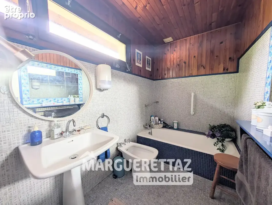 Maison de 115m² avec dépendances et garages - 2400m² terrain - St Jeoire - photo 10