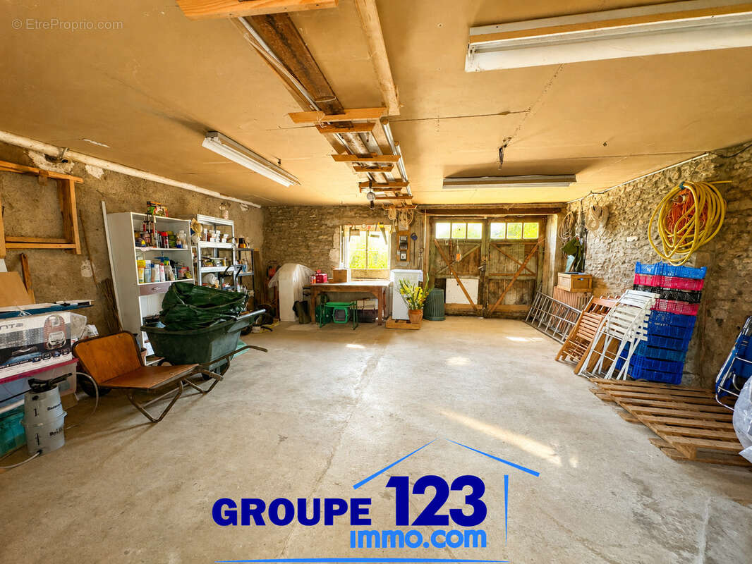 Longère authentique de 194 m2   Pouligny (Escamps) - photo 15