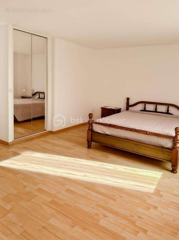 Maison à MOISSY-CRAMAYEL