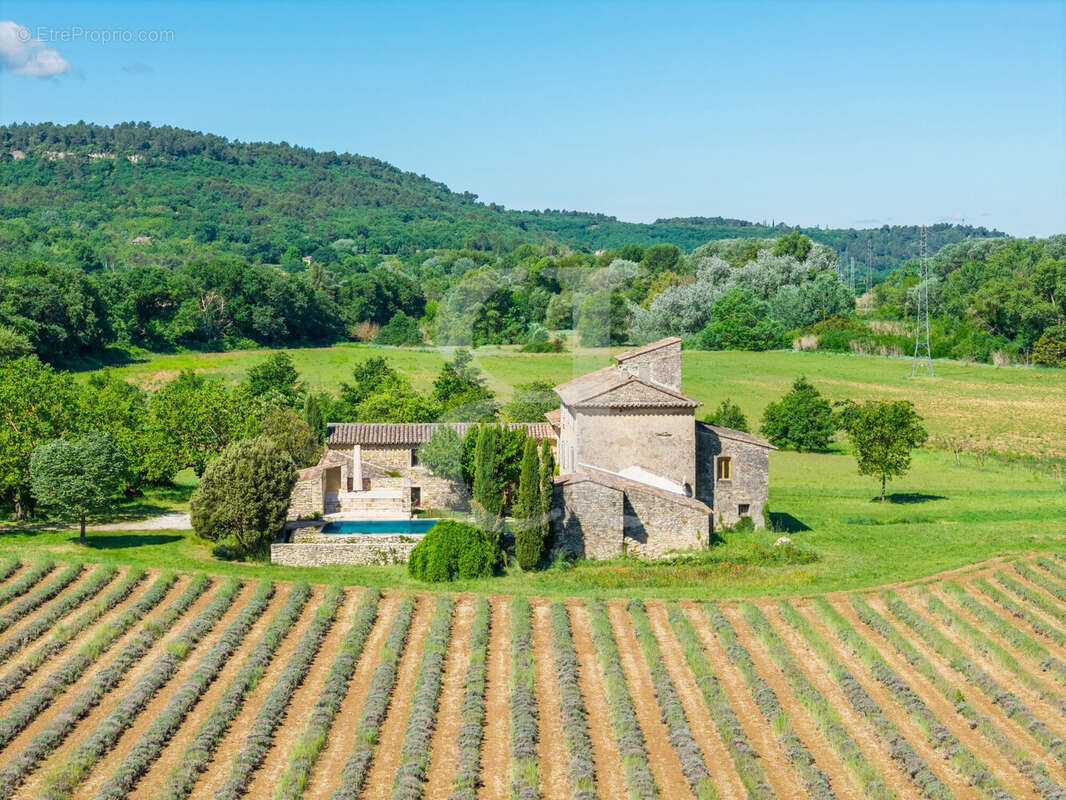 Maison à GORDES