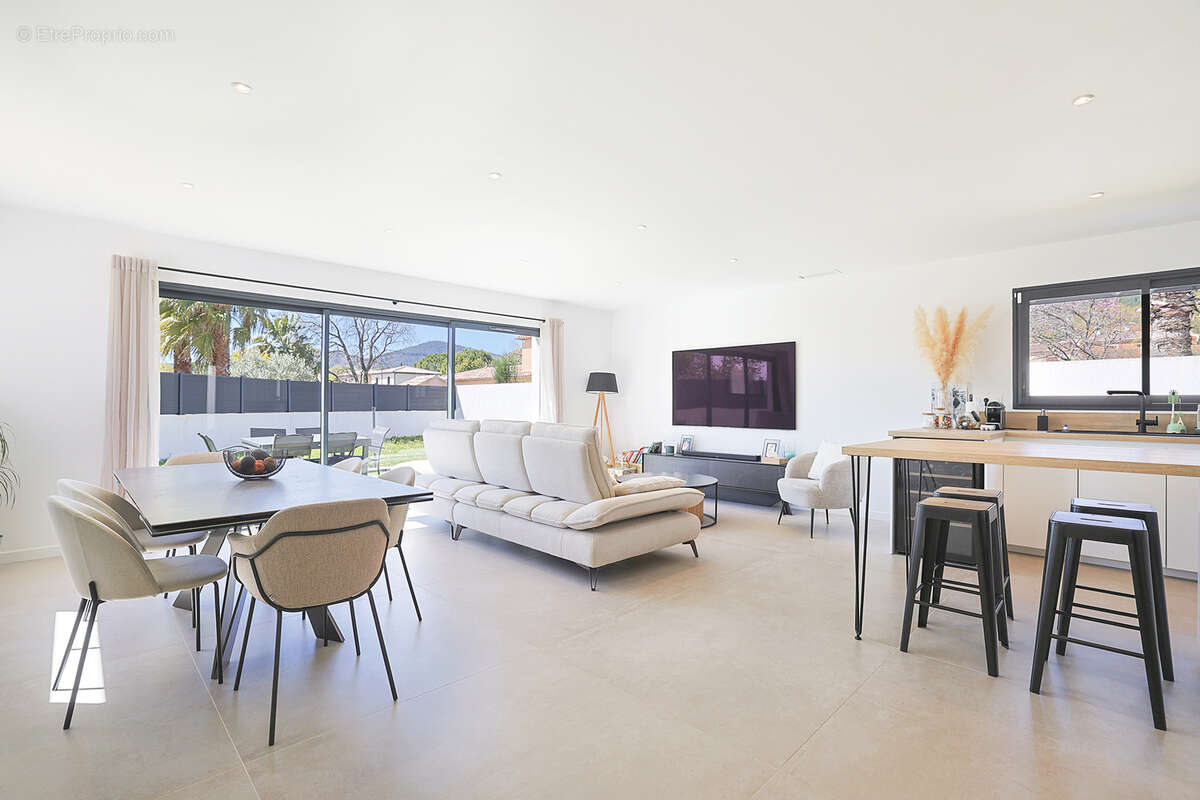 Maison à PUGET-VILLE