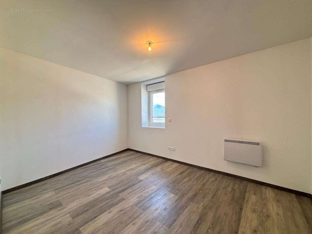 Appartement à MIRIBEL-LES-ECHELLES