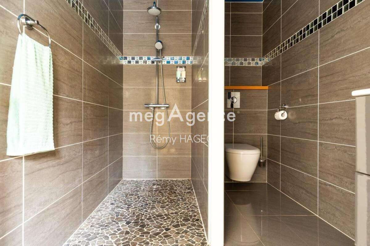 Appartement à LA GARENNE-COLOMBES