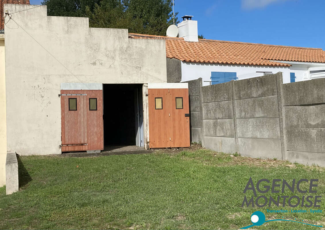 Parking à NOTRE-DAME-DE-MONTS