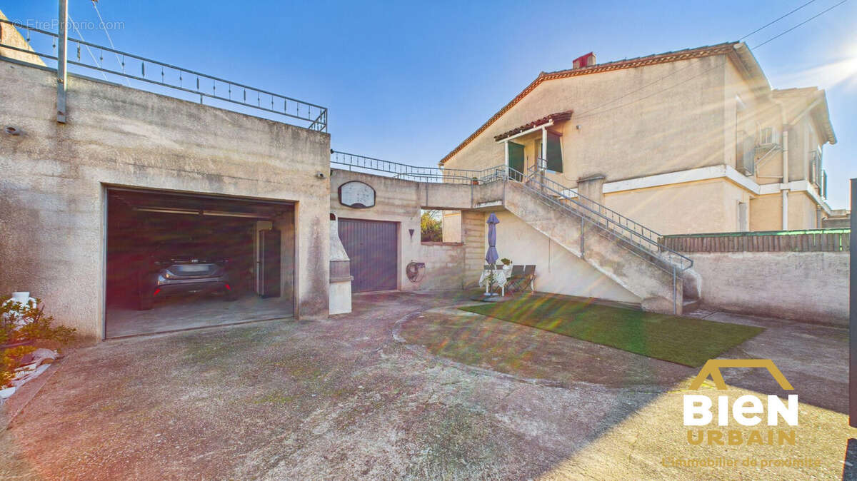 Maison 181 m² à Garons  - photo 8
