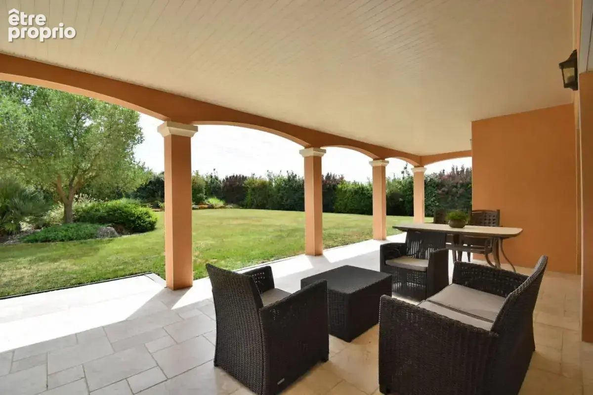 Maison 8 pièces 210 m² à vendre à Cholet (49300) - photo 2